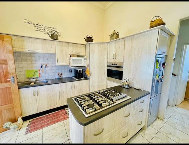4 BEDROOM HOUSE FOR SALE IN LINMEYER